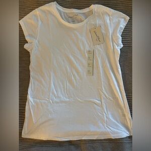 Universal Threads Ladies medium white T